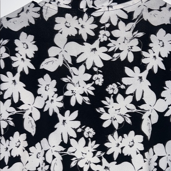 Adrienne Vittadini Monochrome Floral Tie-Neck Blouse - Picture 4 of 8